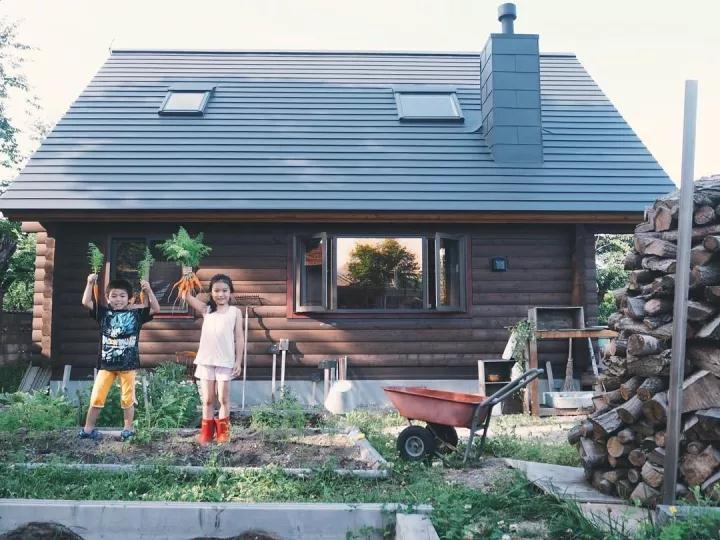 日本夫妇带儿女搬回乡下 住木屋做美食网友狂点赞